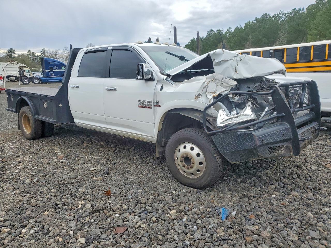 2018 RAM 3500 LARAMIE photo 4