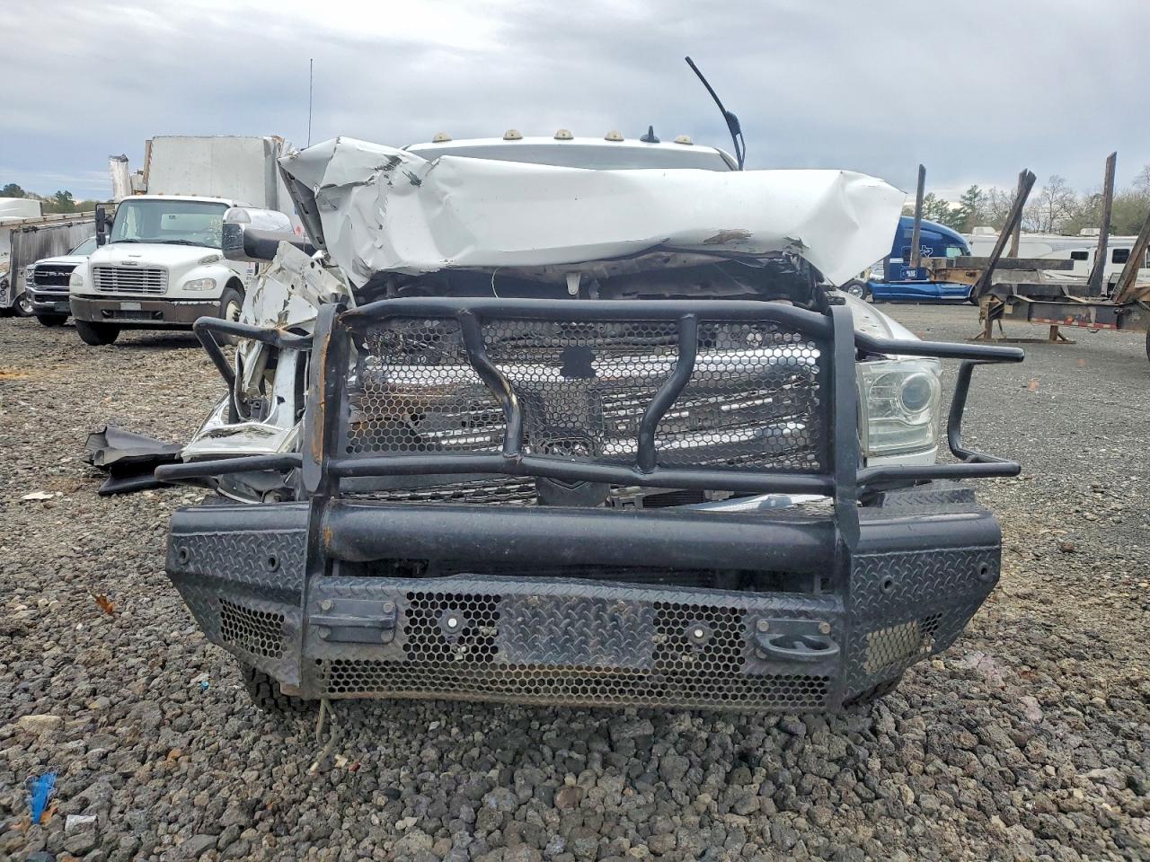 2018 RAM 3500 LARAMIE photo 5