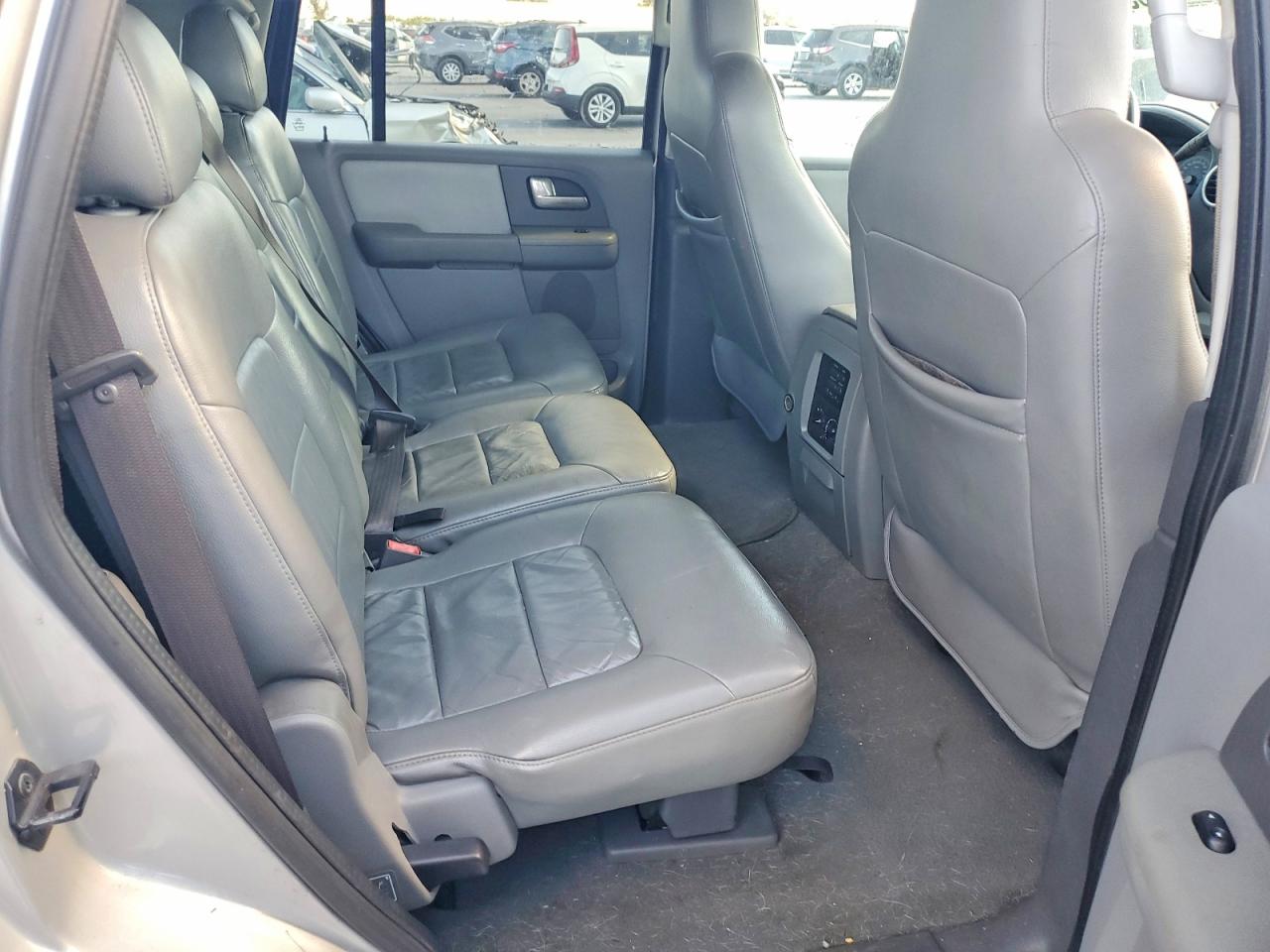 2004 FORD EXPEDITION XLT photo 11