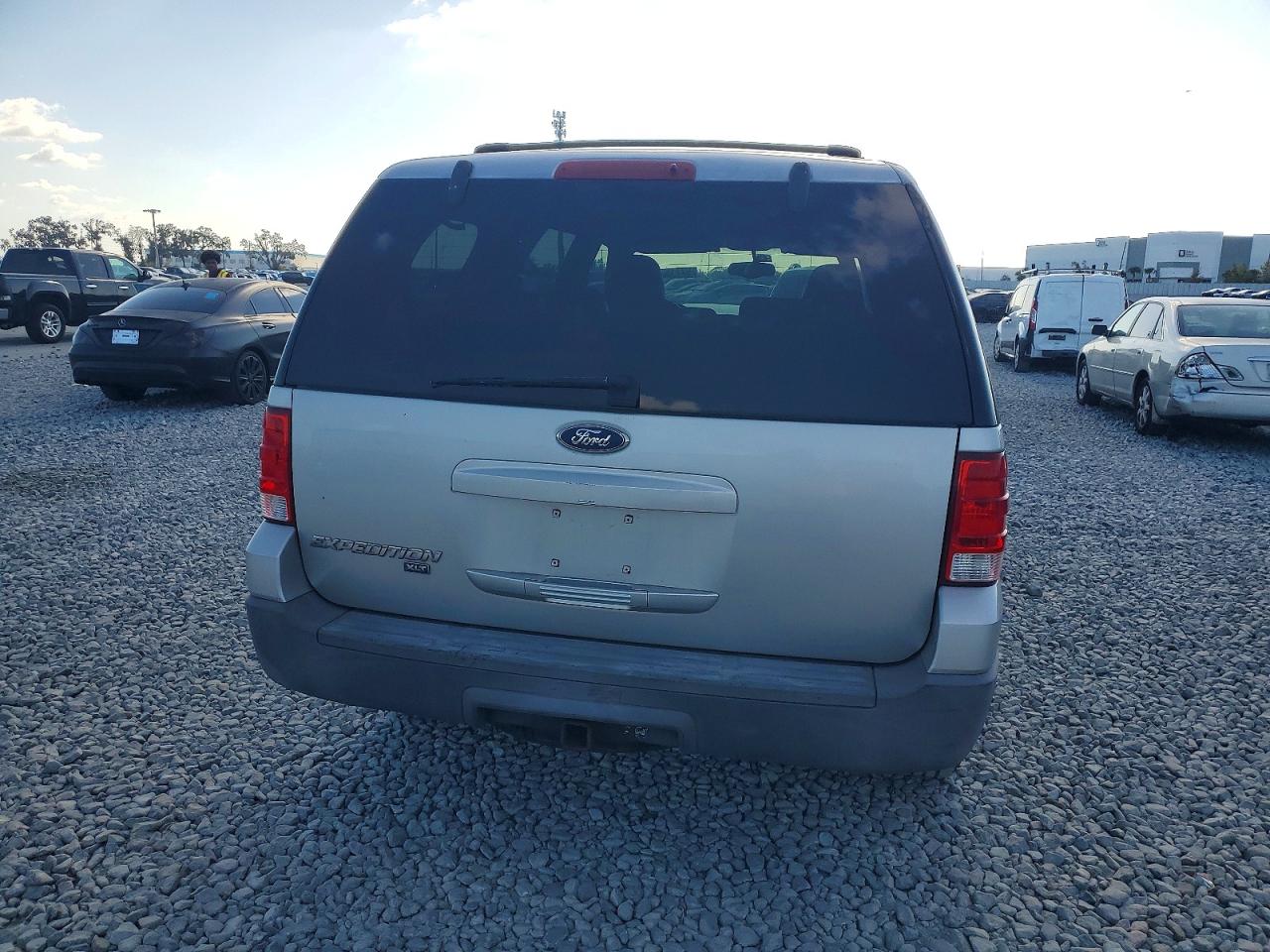 2004 FORD EXPEDITION XLT photo 6