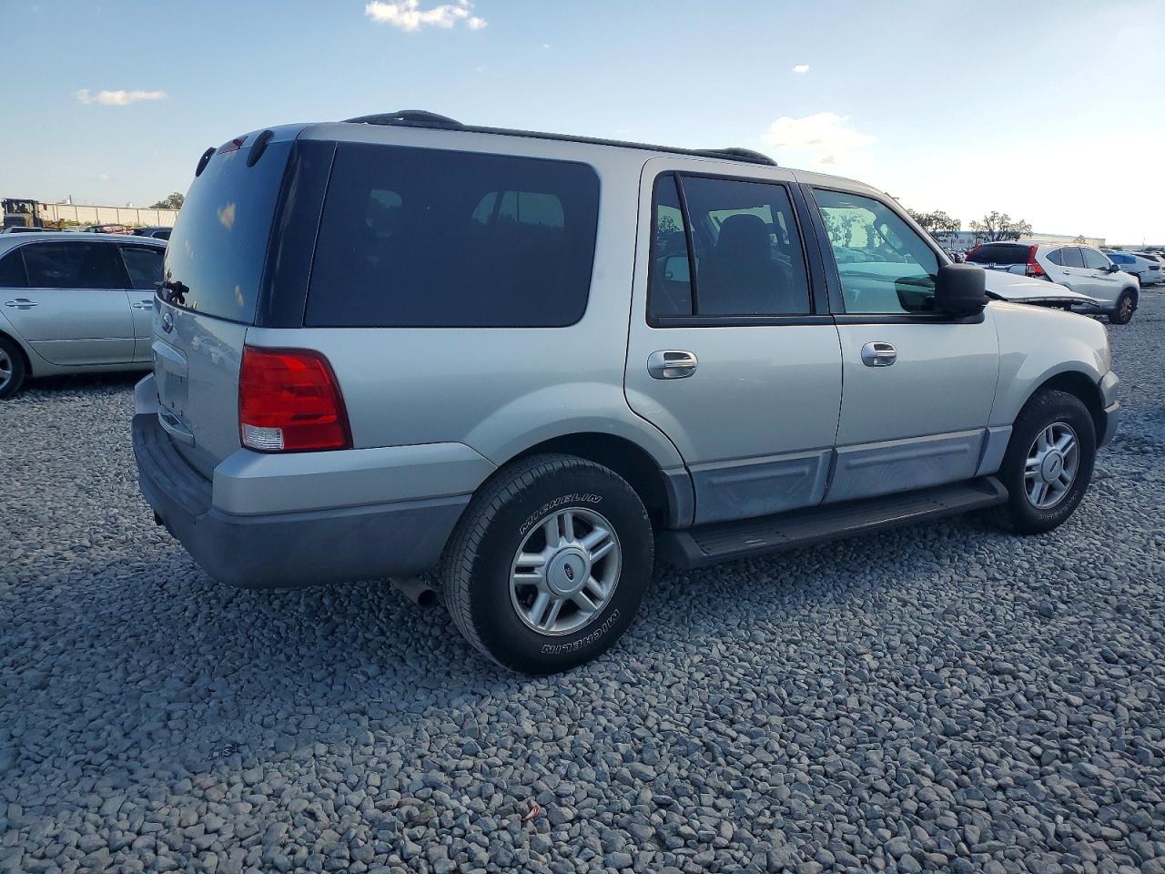 2004 FORD EXPEDITION XLT photo 3