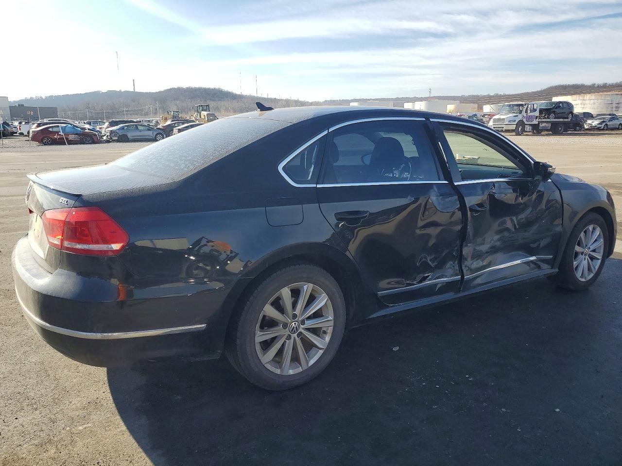 2012 VOLKSWAGEN PASSAT SEL photo 3