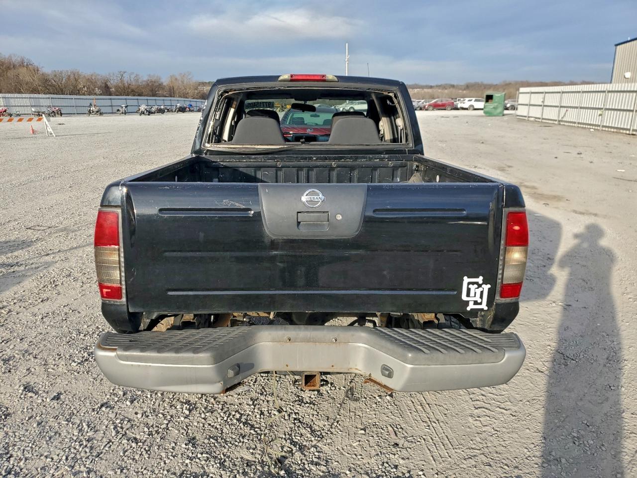 2004 NISSAN FRONTIER CREW CAB XE V6 photo 6