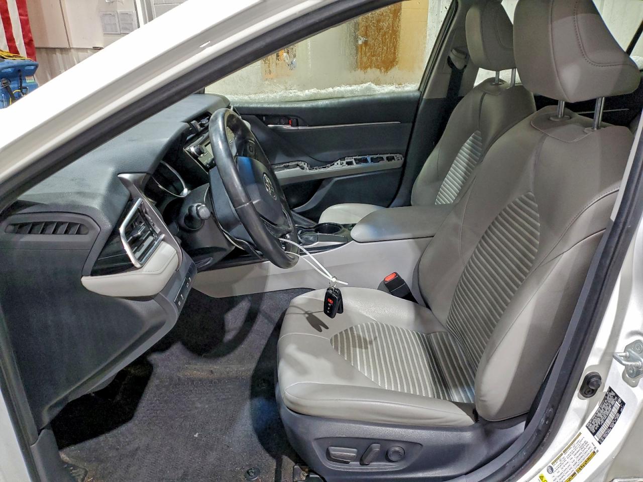 2018 TOYOTA CAMRY L photo 7