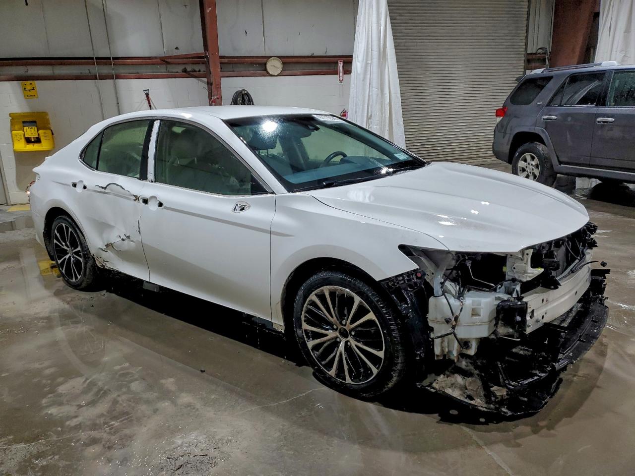 2018 TOYOTA CAMRY L photo 4