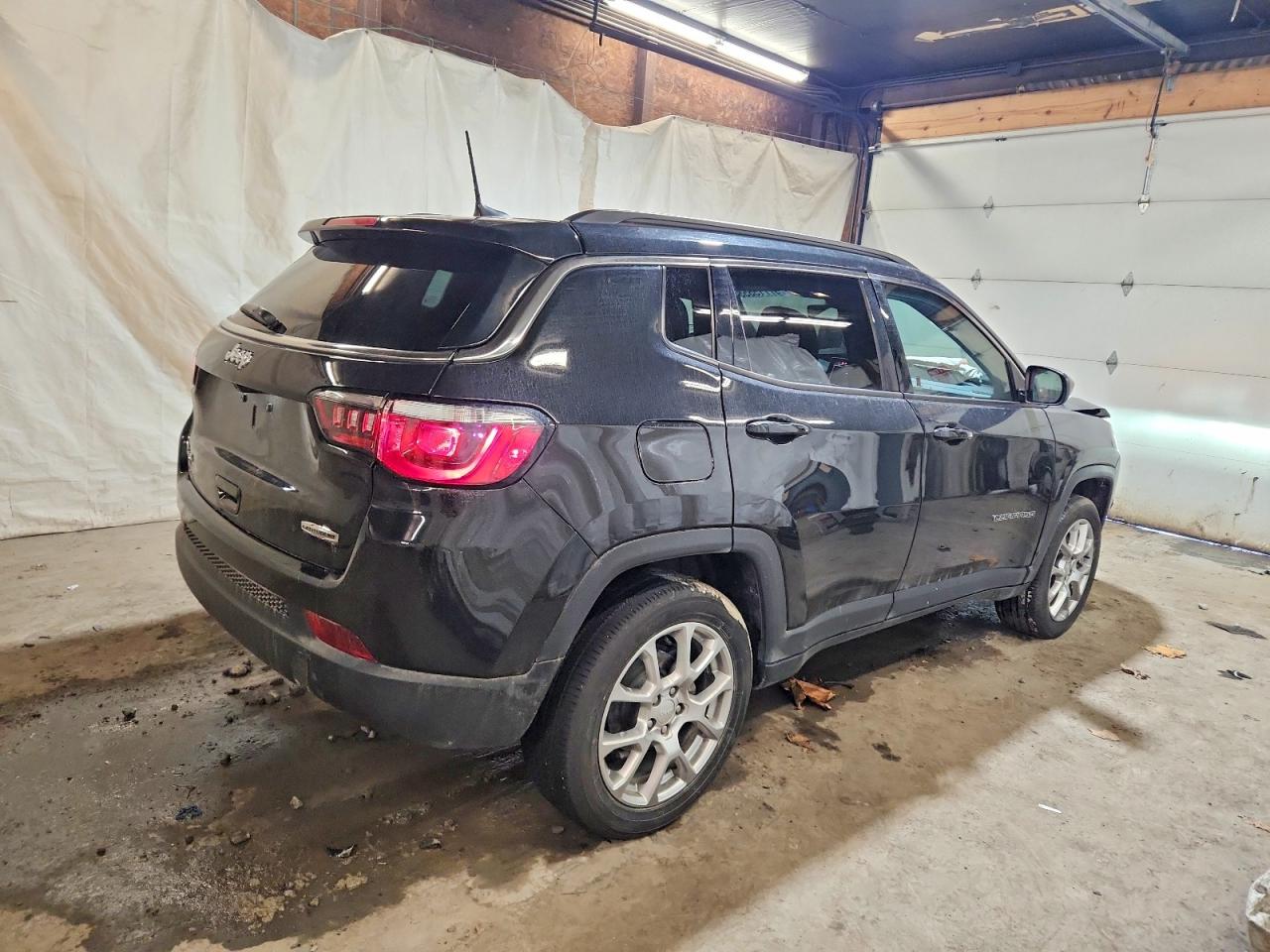 2024 JEEP COMPASS LATITUDE LUX photo 3