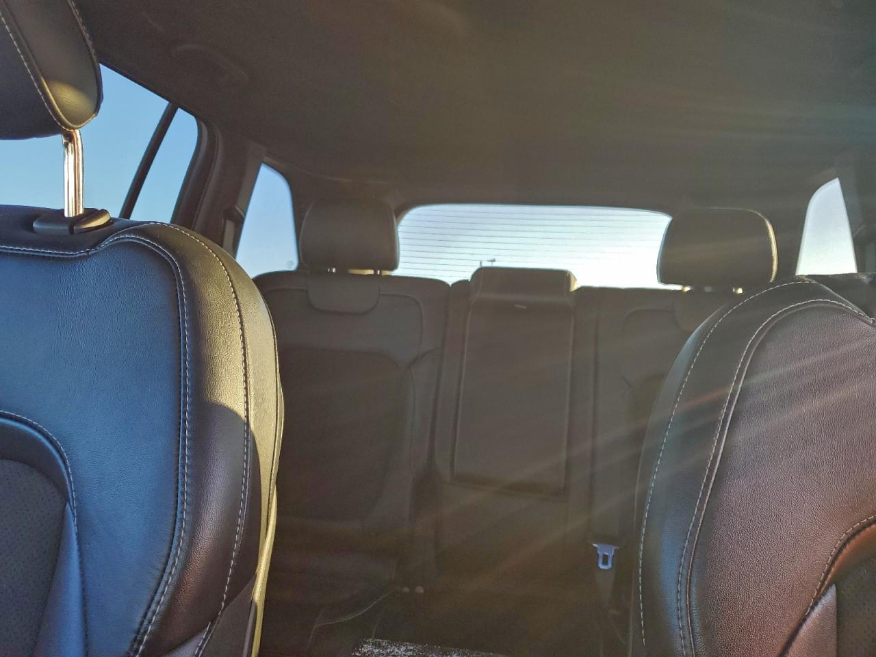 2022 JEEP GRAND CHEROKEE LAREDO photo 10