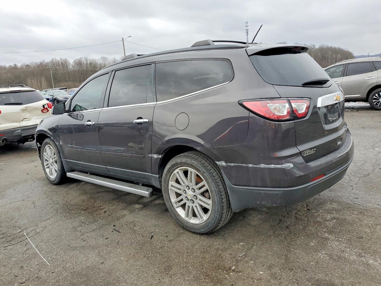 2014 CHEVROLET TRAVERSE LT photo 3