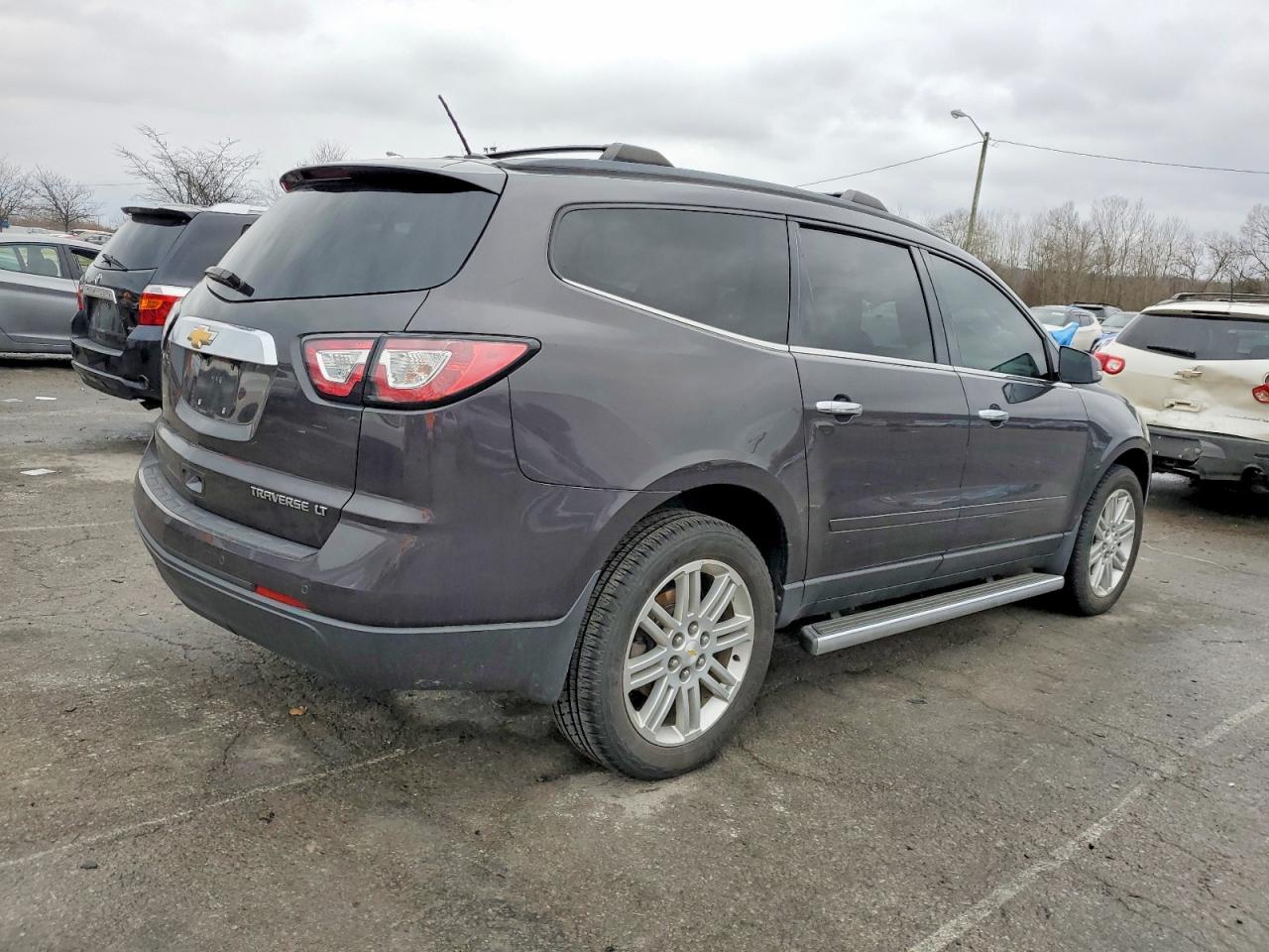2014 CHEVROLET TRAVERSE LT photo 5