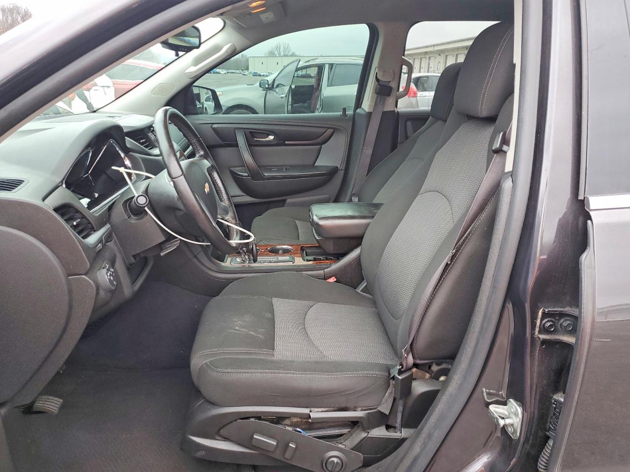 2014 CHEVROLET TRAVERSE LT photo 13