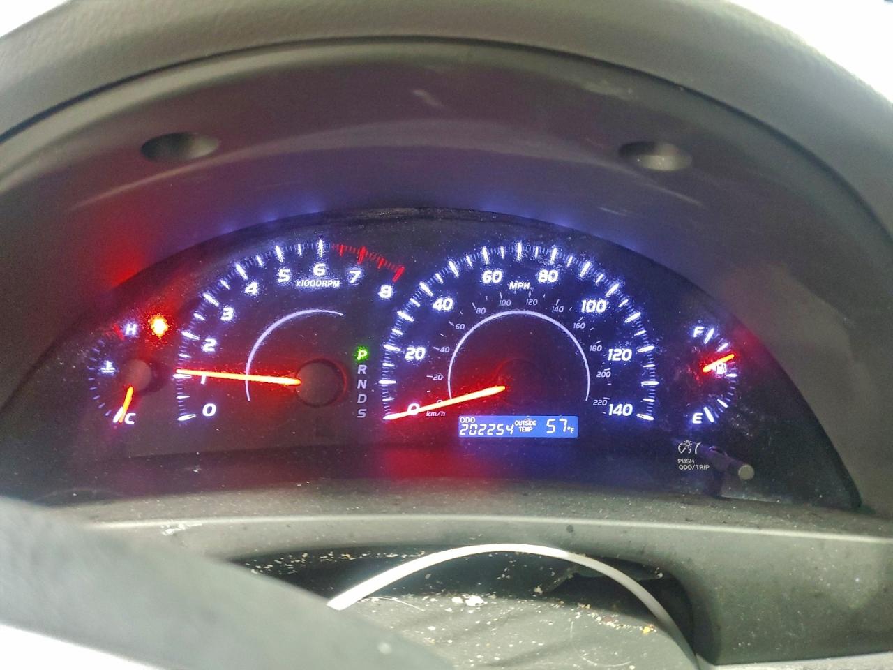 2011 TOYOTA CAMRY BASE photo 9