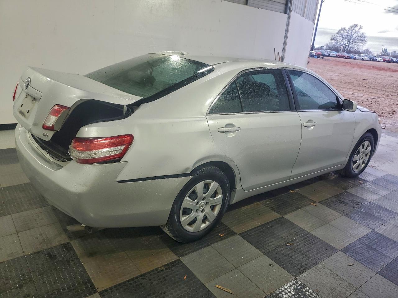 2011 TOYOTA CAMRY BASE photo 3
