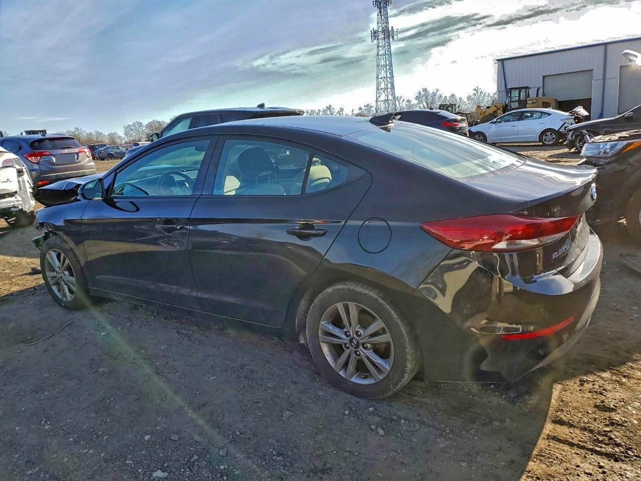 2018 HYUNDAI ELANTRA SEL photo 2
