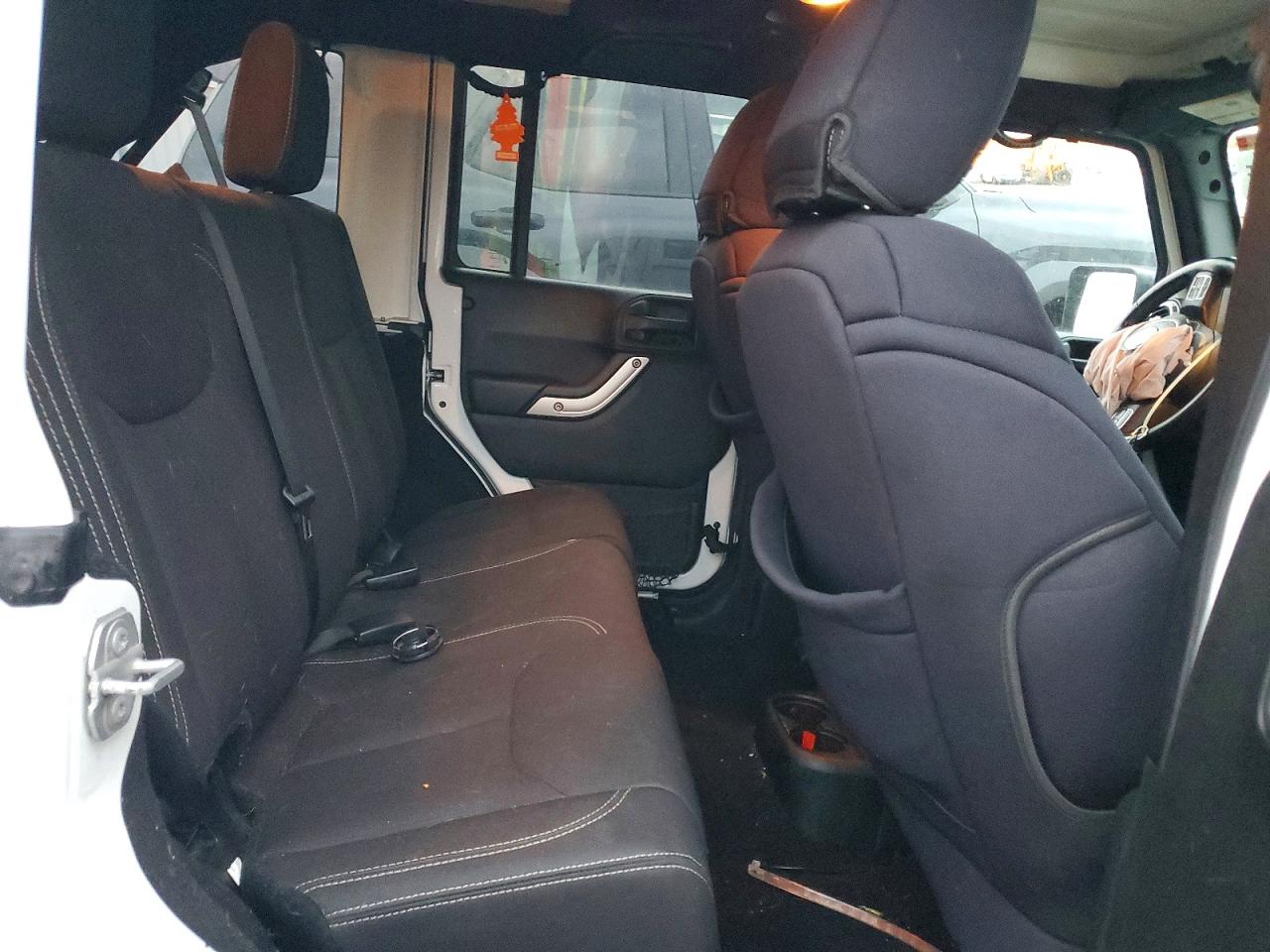 2016 JEEP WRANGLER UNLIMITED SAHARA photo 11