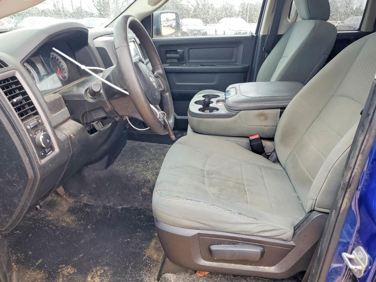 2016 RAM 1500 ST photo 13