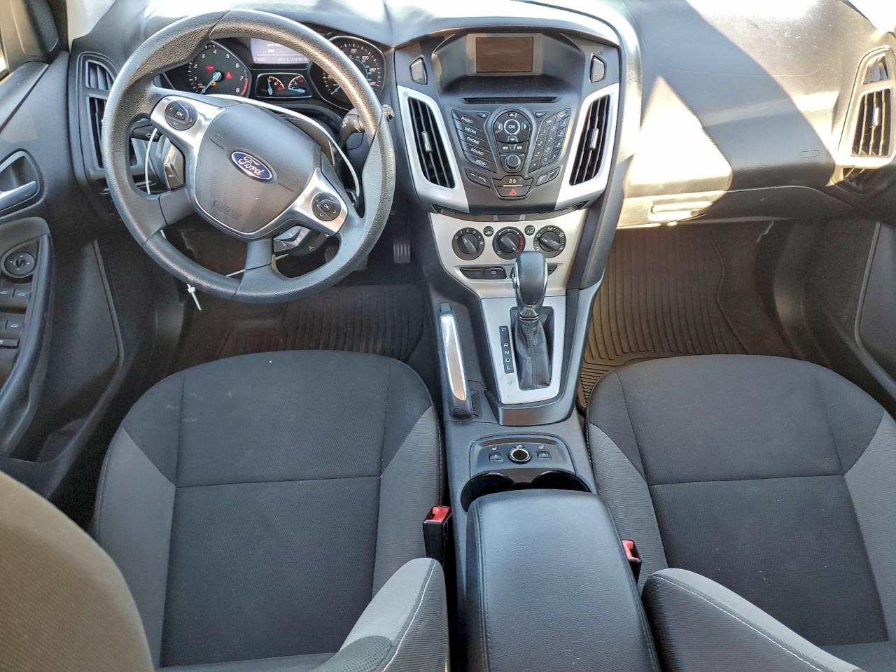 2013 FORD FOCUS SE photo 8