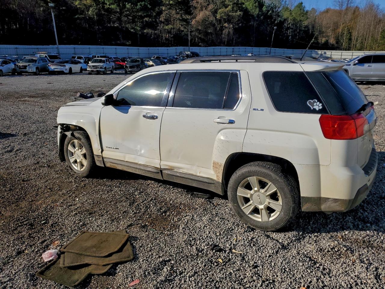2011 GMC TERRAIN SLE photo 2