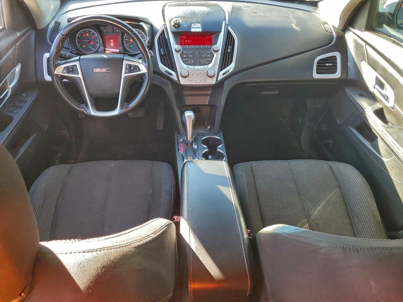 2011 GMC TERRAIN SLE photo 8