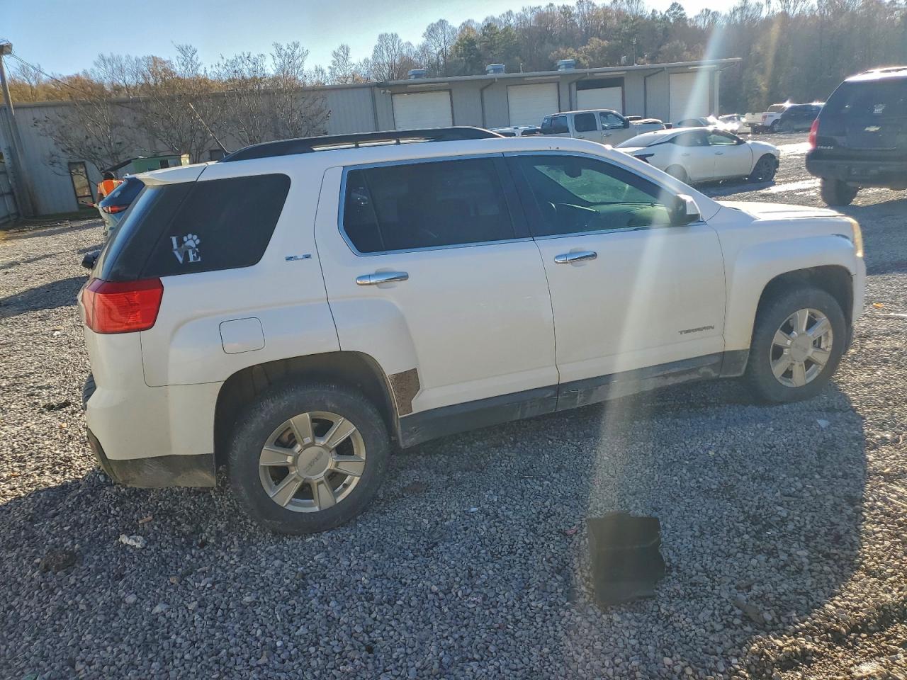 2011 GMC TERRAIN SLE photo 3