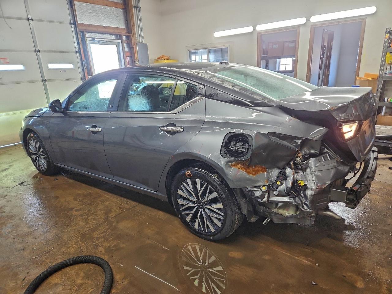 2025 NISSAN ALTIMA SV photo 2