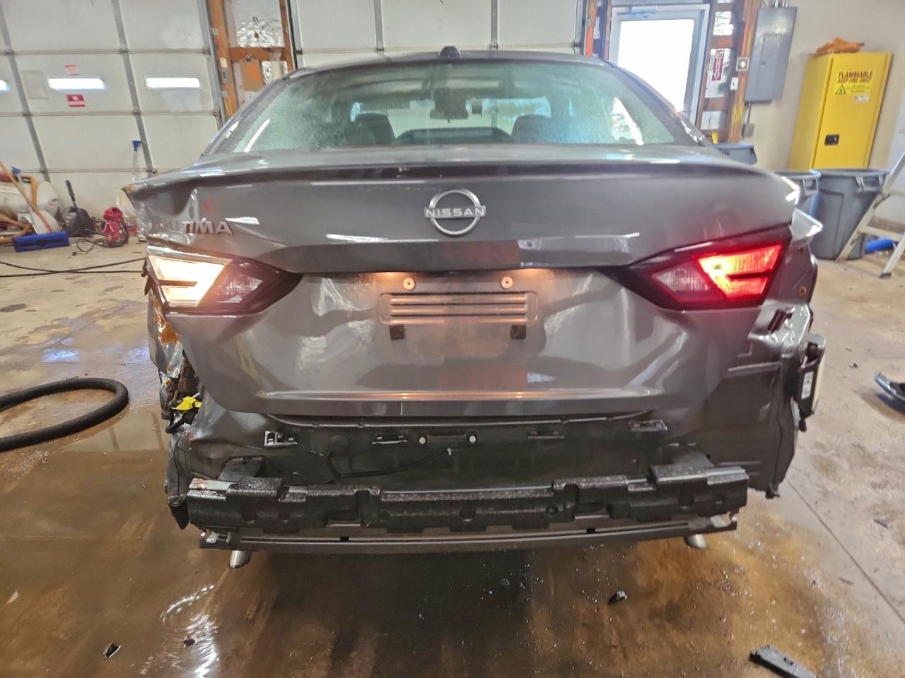 2025 NISSAN ALTIMA SV photo 6