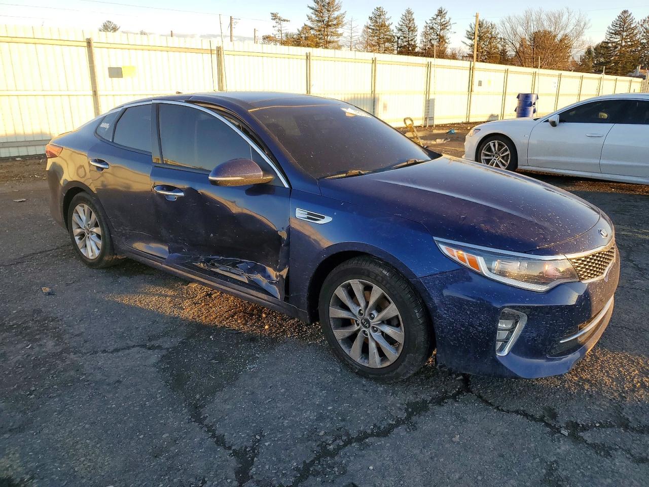 2018 KIA OPTIMA LX photo 4
