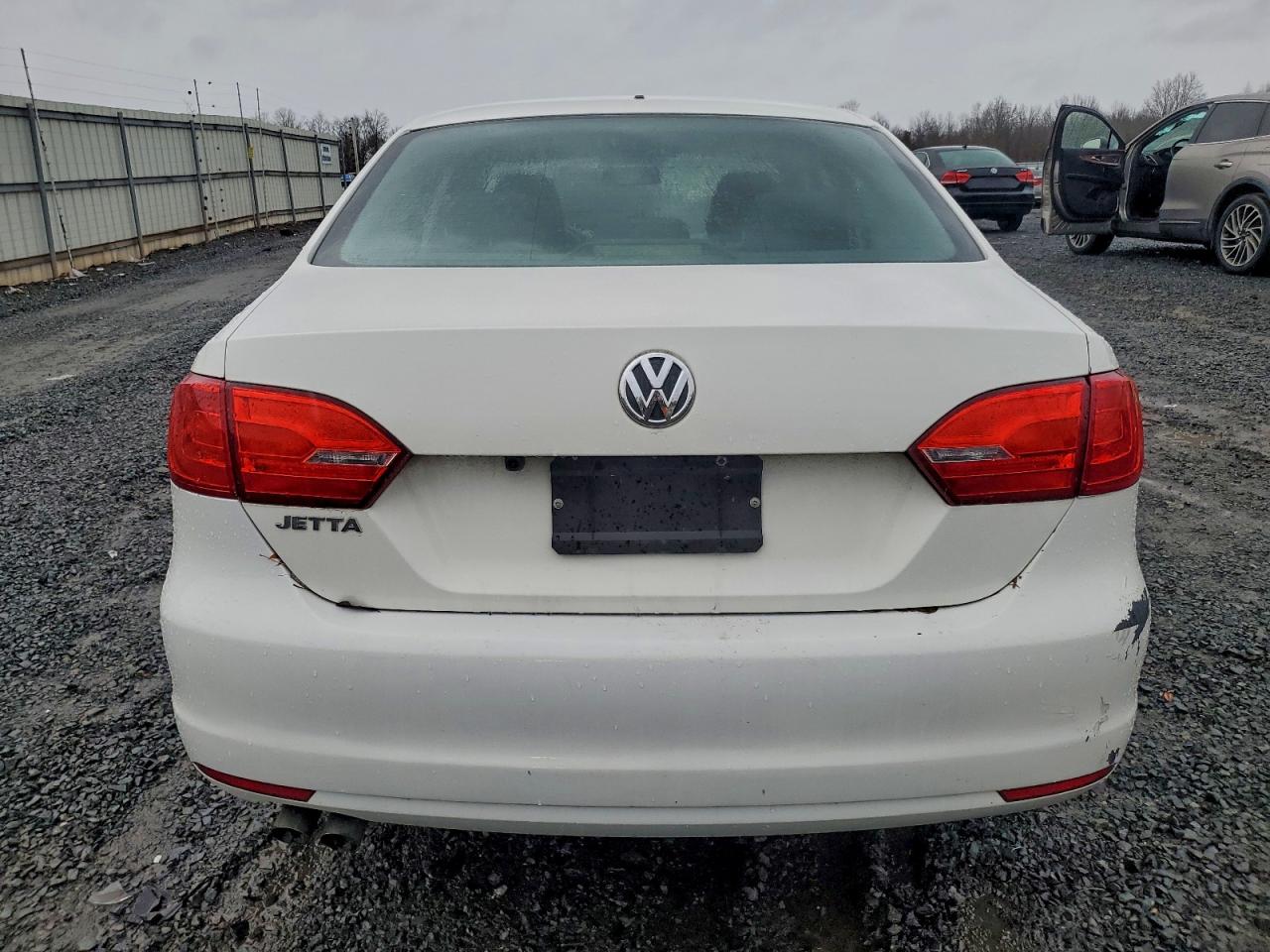 2012 VOLKSWAGEN JETTA BASE photo 6