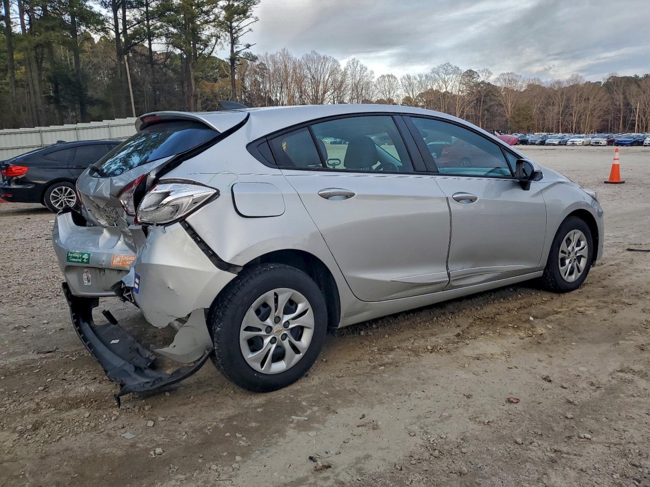 2019 CHEVROLET CRUZE LS photo 3