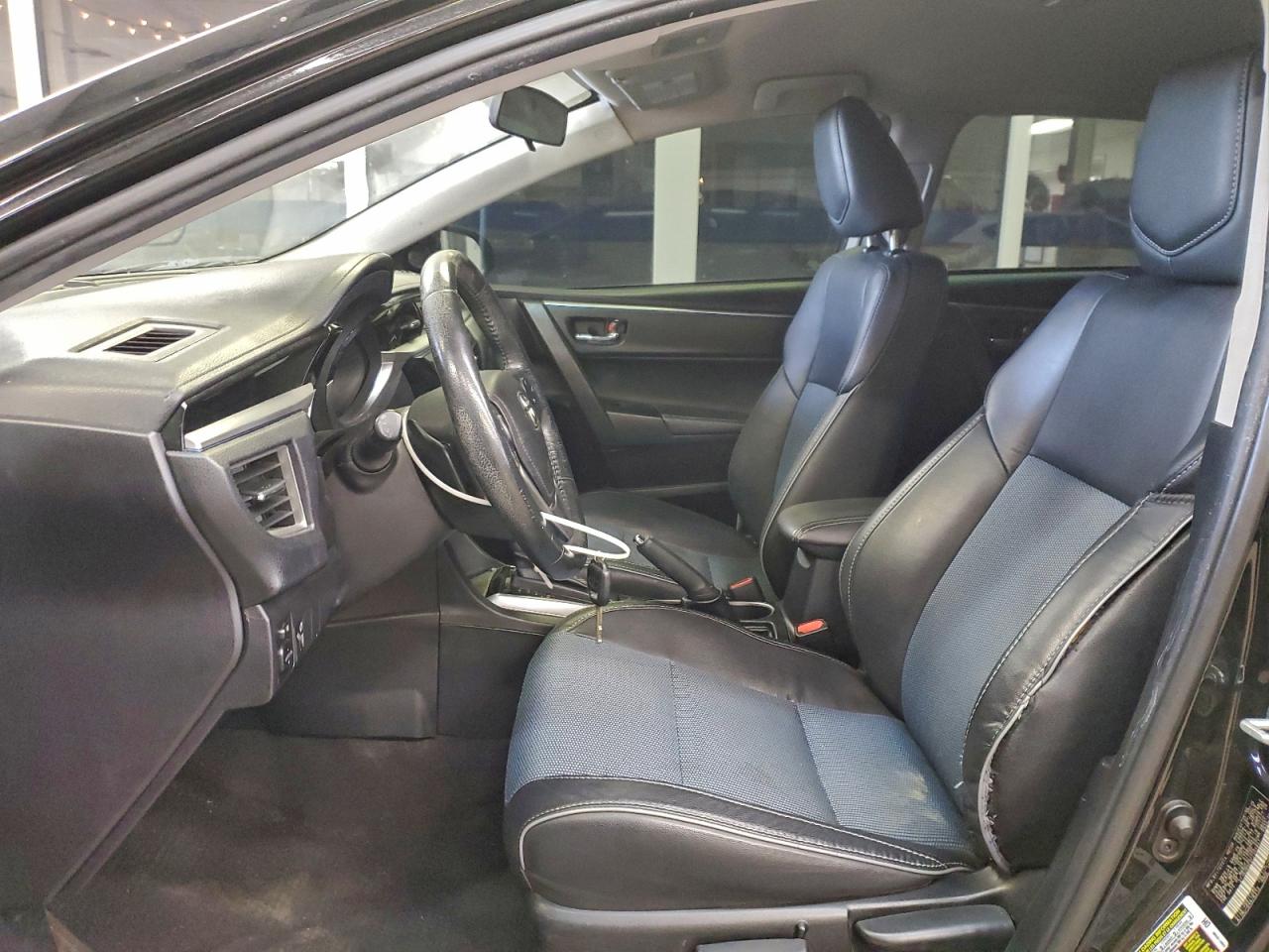 2015 TOYOTA COROLLA L photo 7