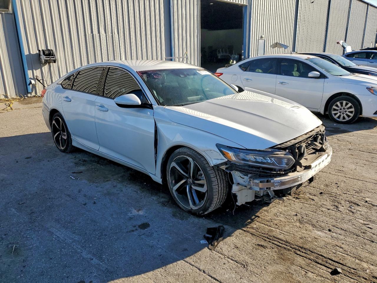 2018 HONDA ACCORD SPORT photo 4