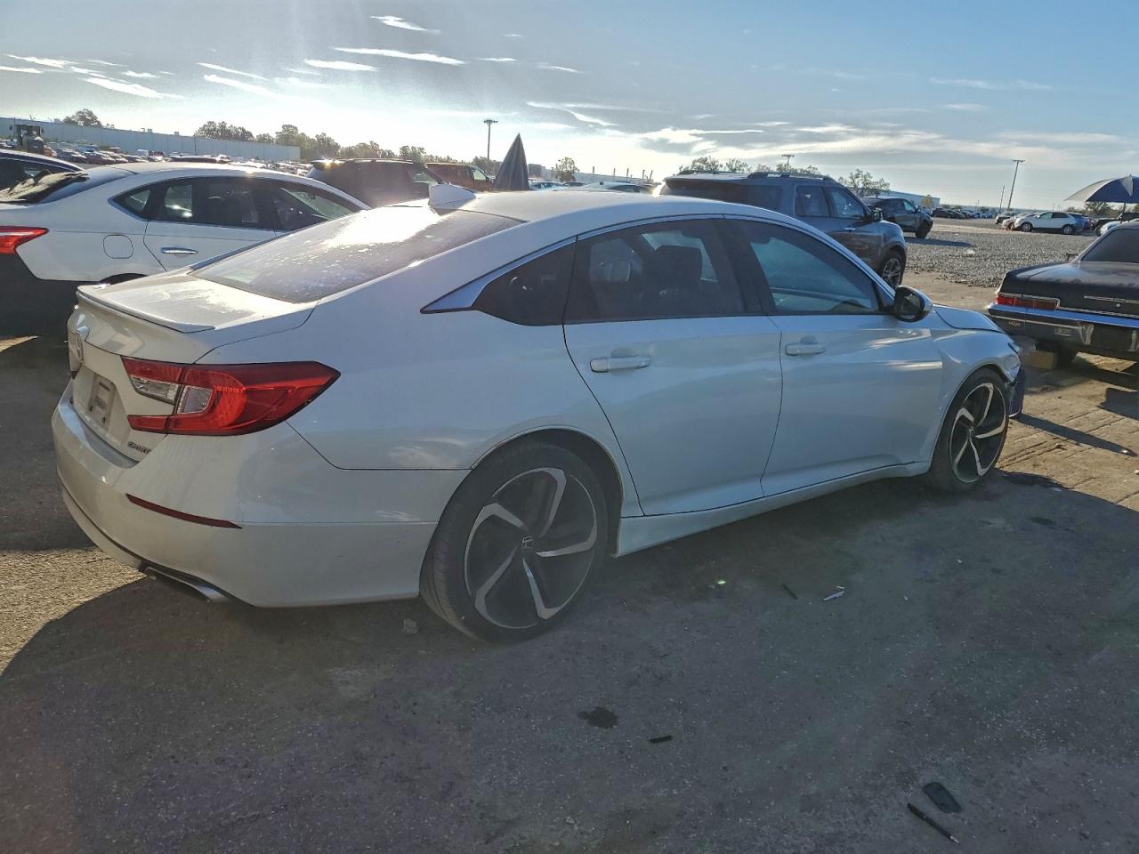 2018 HONDA ACCORD SPORT photo 3
