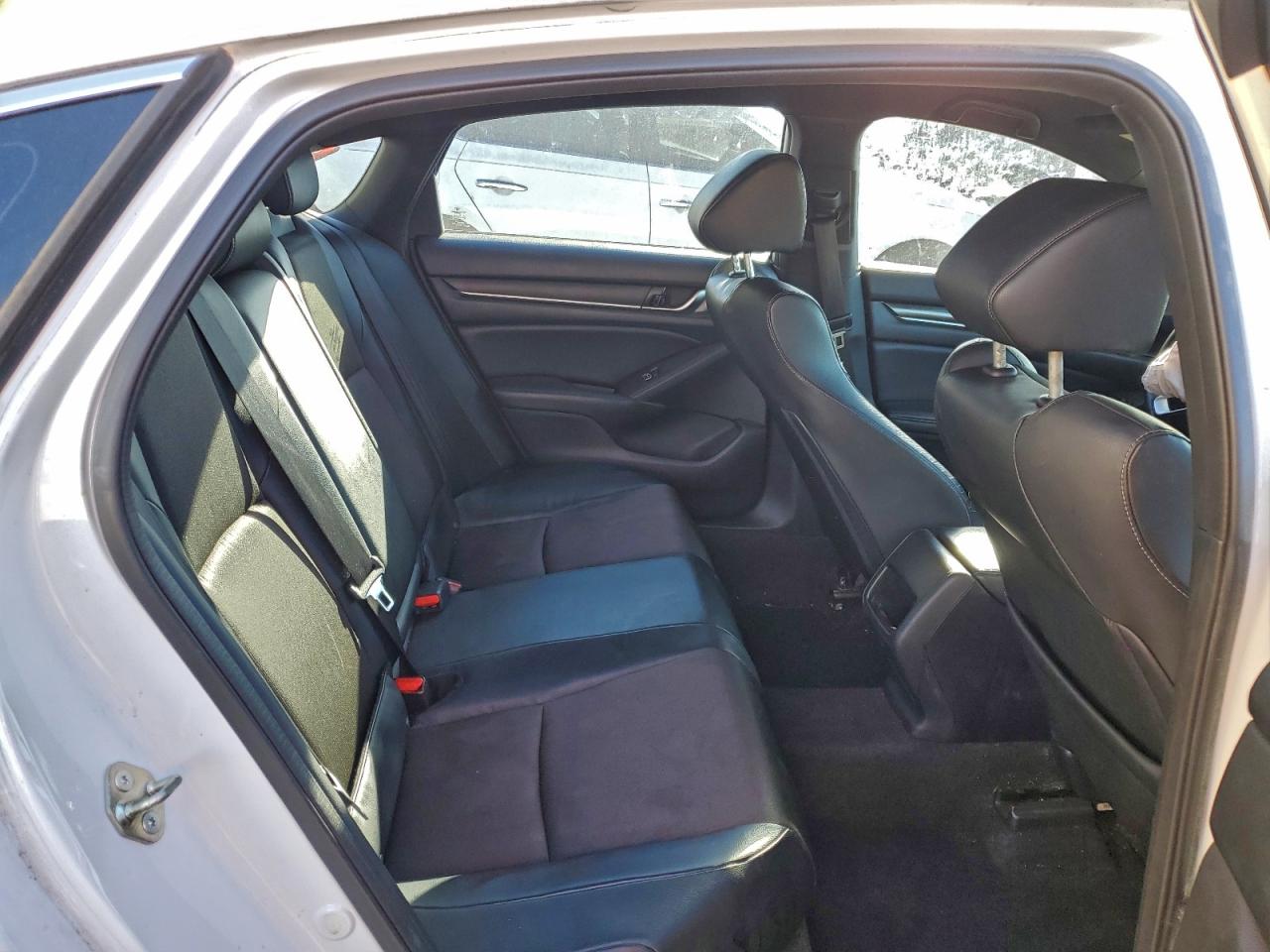 2018 HONDA ACCORD SPORT photo 10