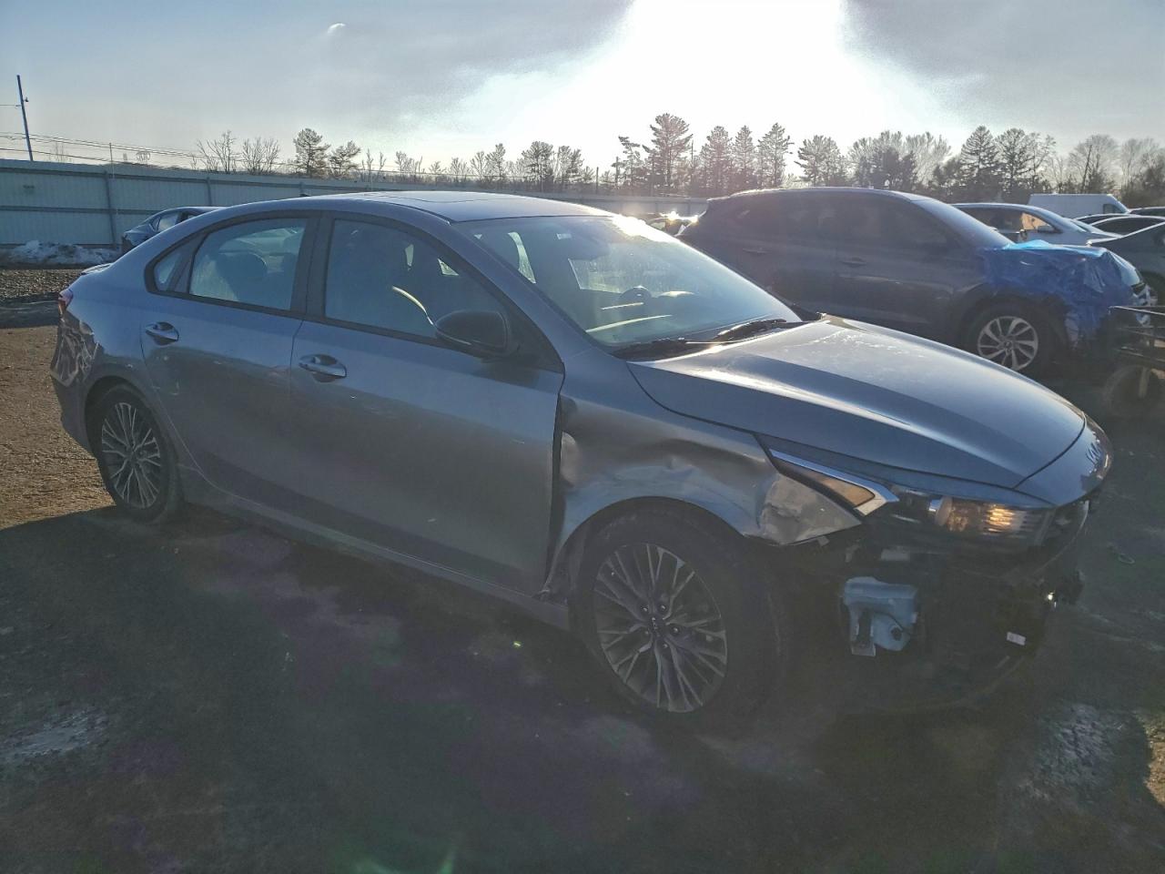 2023 KIA FORTE GT LINE photo 4