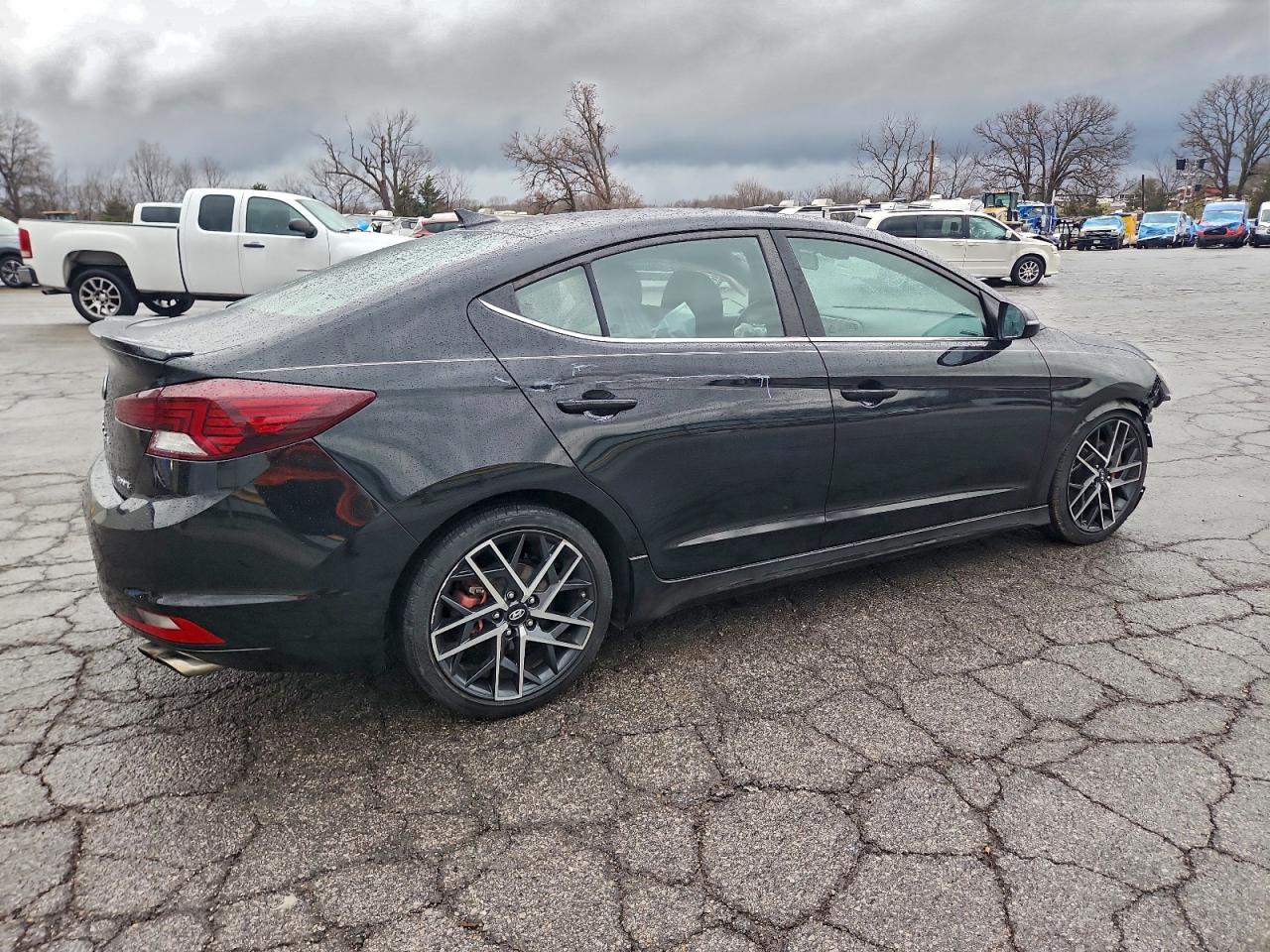 2019 HYUNDAI ELANTRA SPORT photo 3