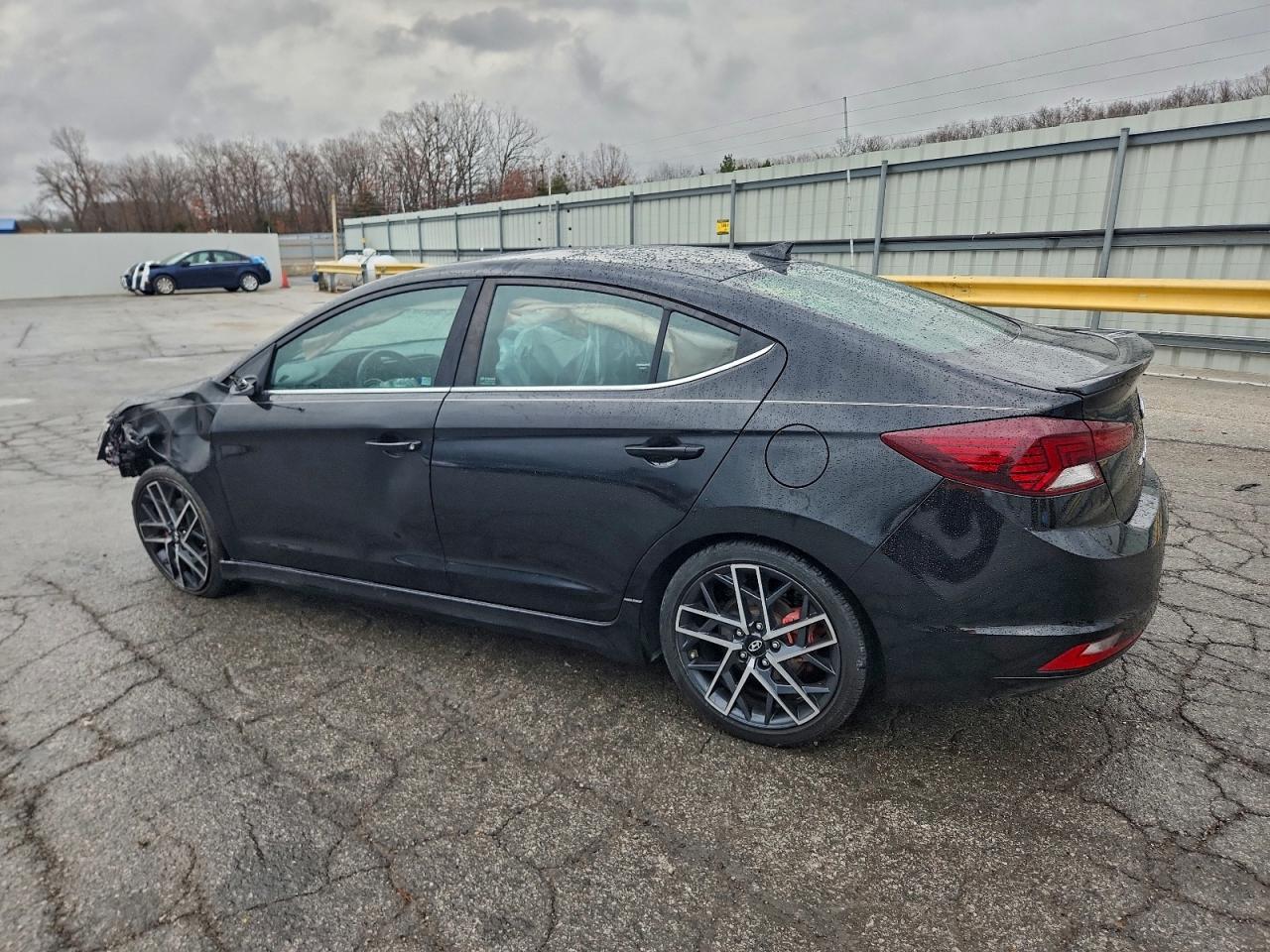 2019 HYUNDAI ELANTRA SPORT photo 2