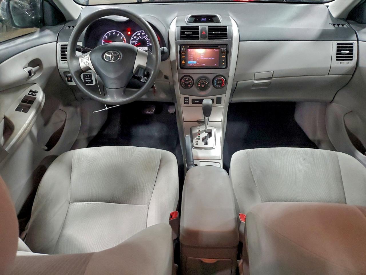 2013 TOYOTA COROLLA BASE photo 8