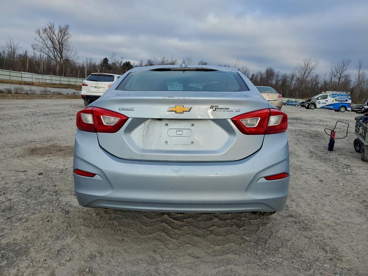 2017 CHEVROLET CRUZE LT photo 6
