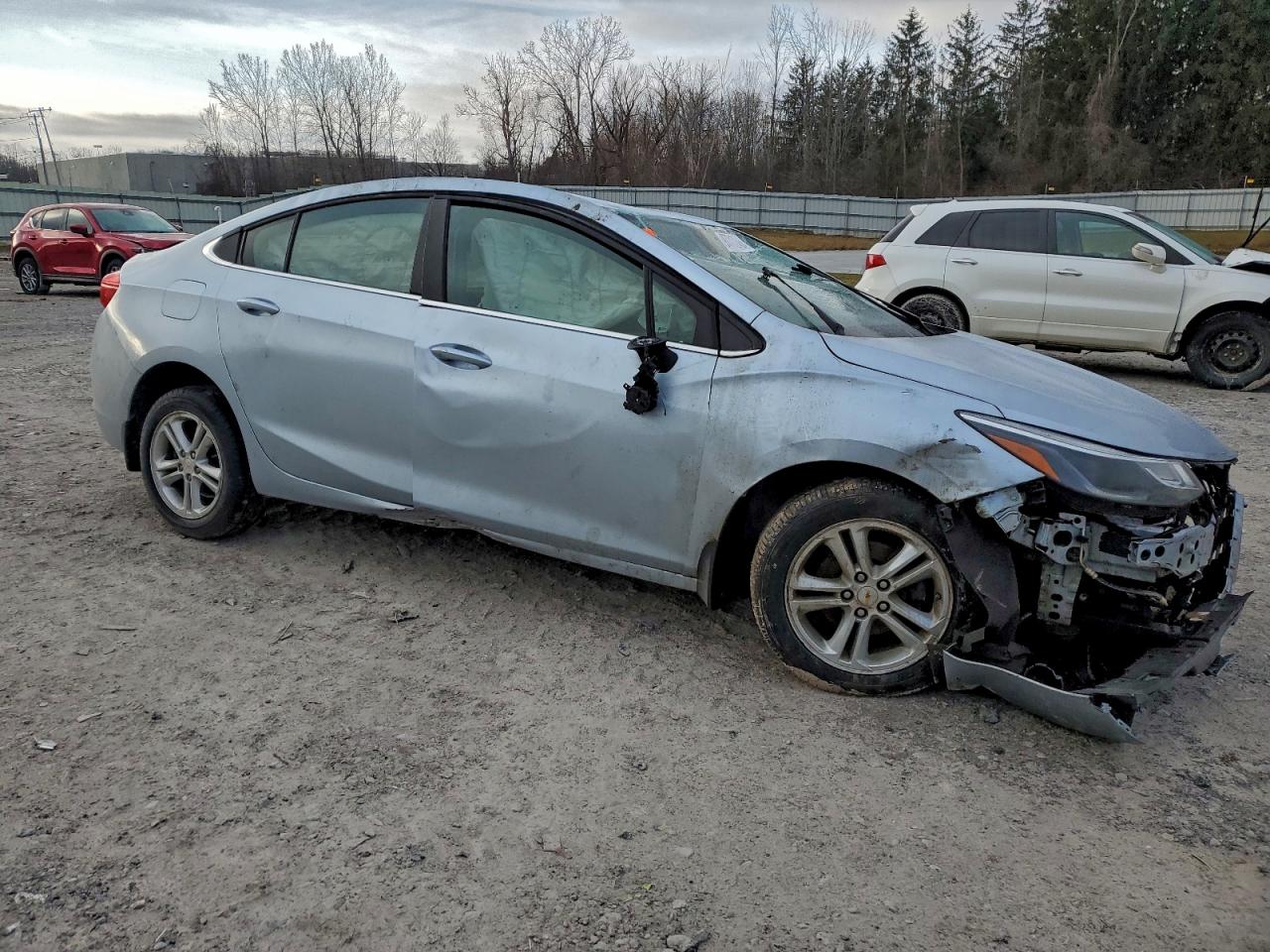 2017 CHEVROLET CRUZE LT photo 4