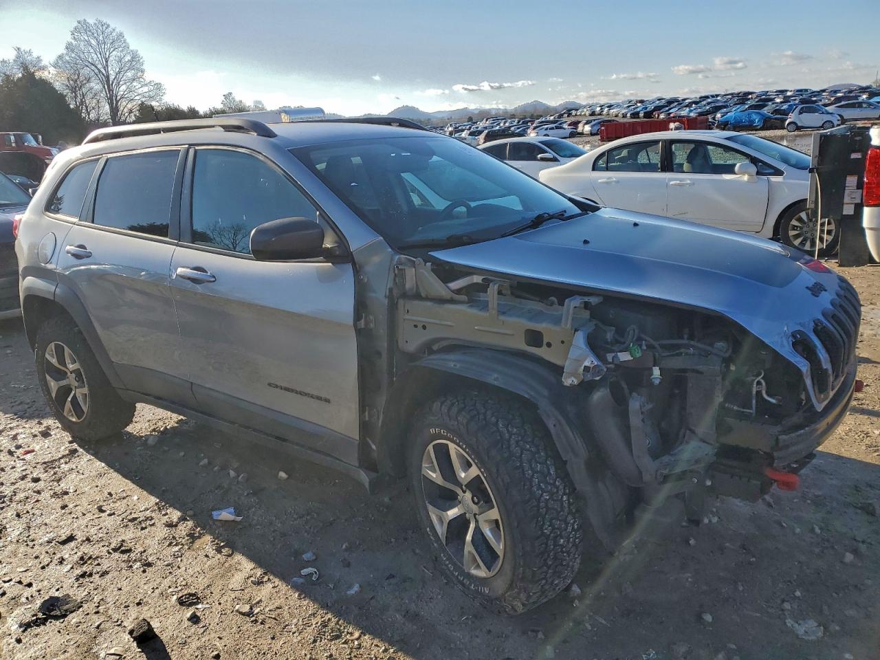 2014 JEEP CHEROKEE TRAILHAWK photo 4