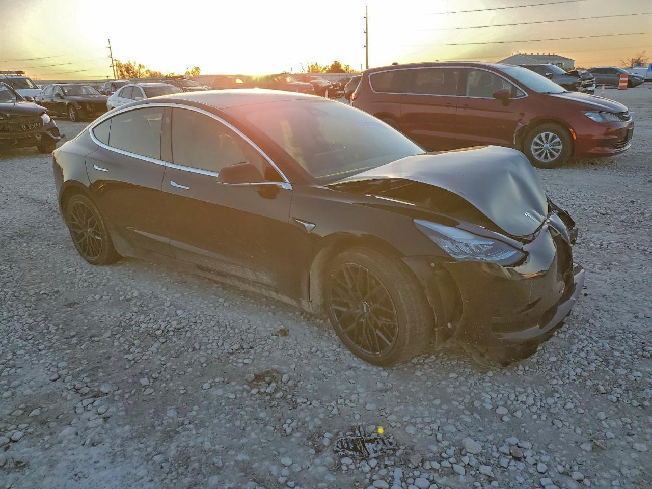 2019 TESLA MODEL 3 photo 4