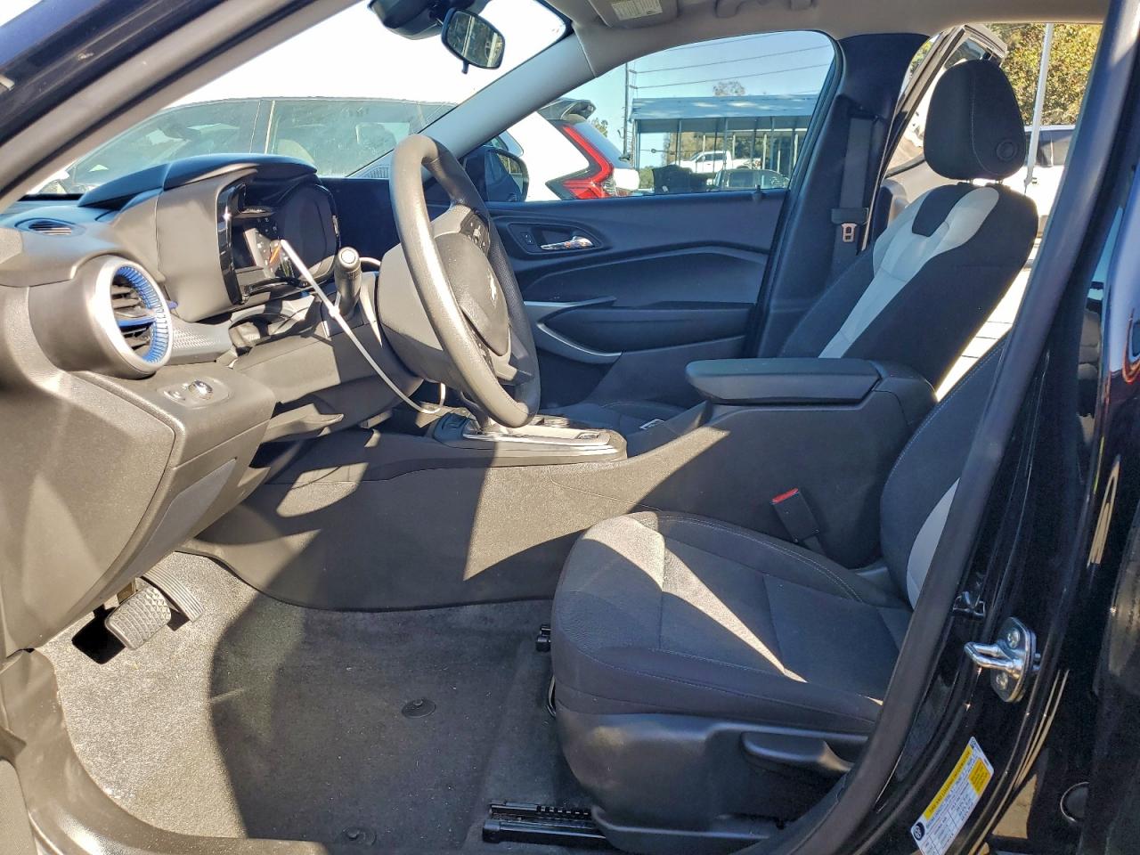 2025 CHEVROLET TRAX LS photo 19