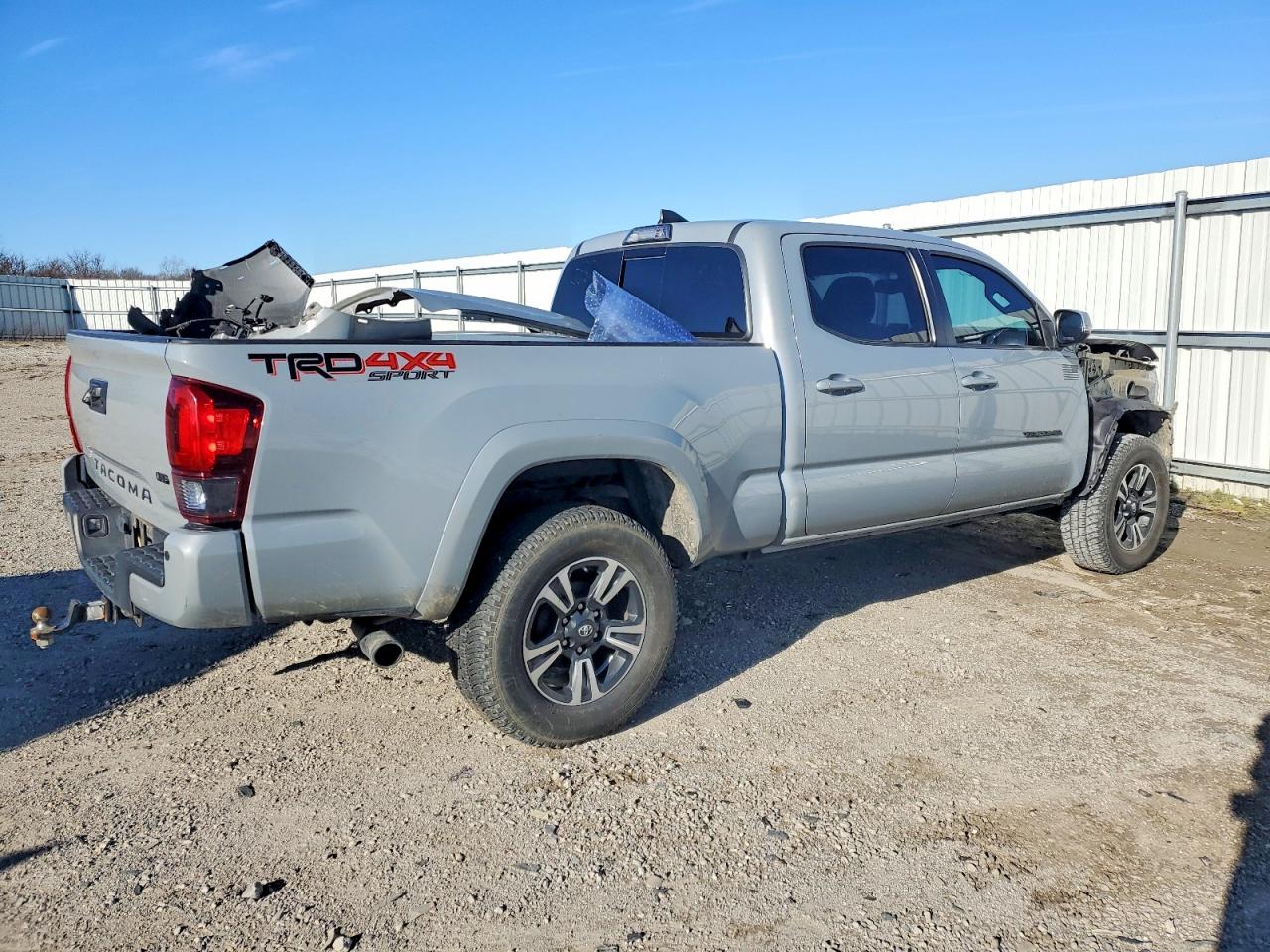 2019 TOYOTA TACOMA DOUBLE CAB photo 3
