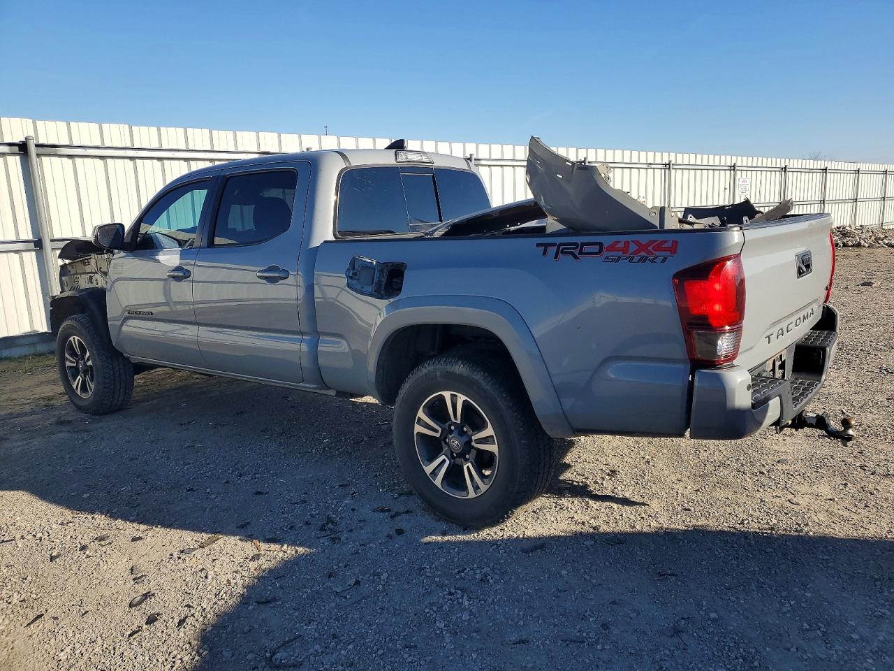 2019 TOYOTA TACOMA DOUBLE CAB photo 2