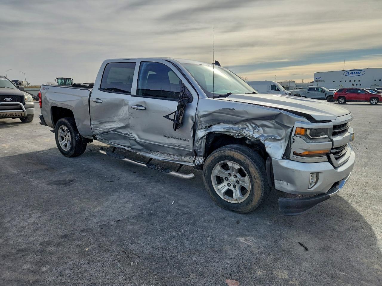 2017 CHEVROLET SILVERADO K1500 LT photo 4