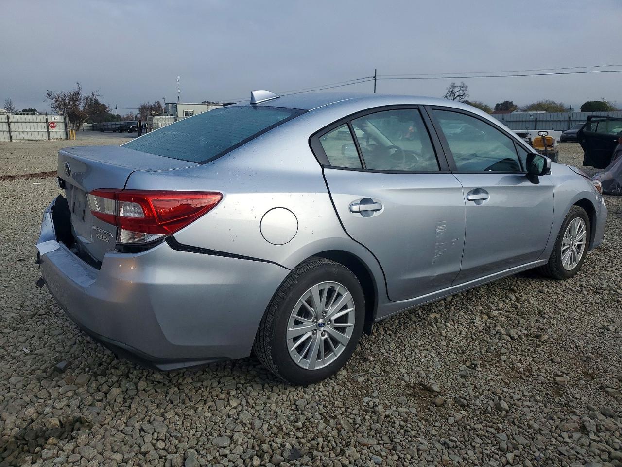 2017 SUBARU IMPREZA PREMIUM PLUS photo 3