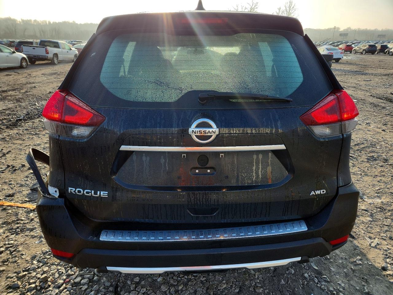 2018 NISSAN ROGUE S photo 6