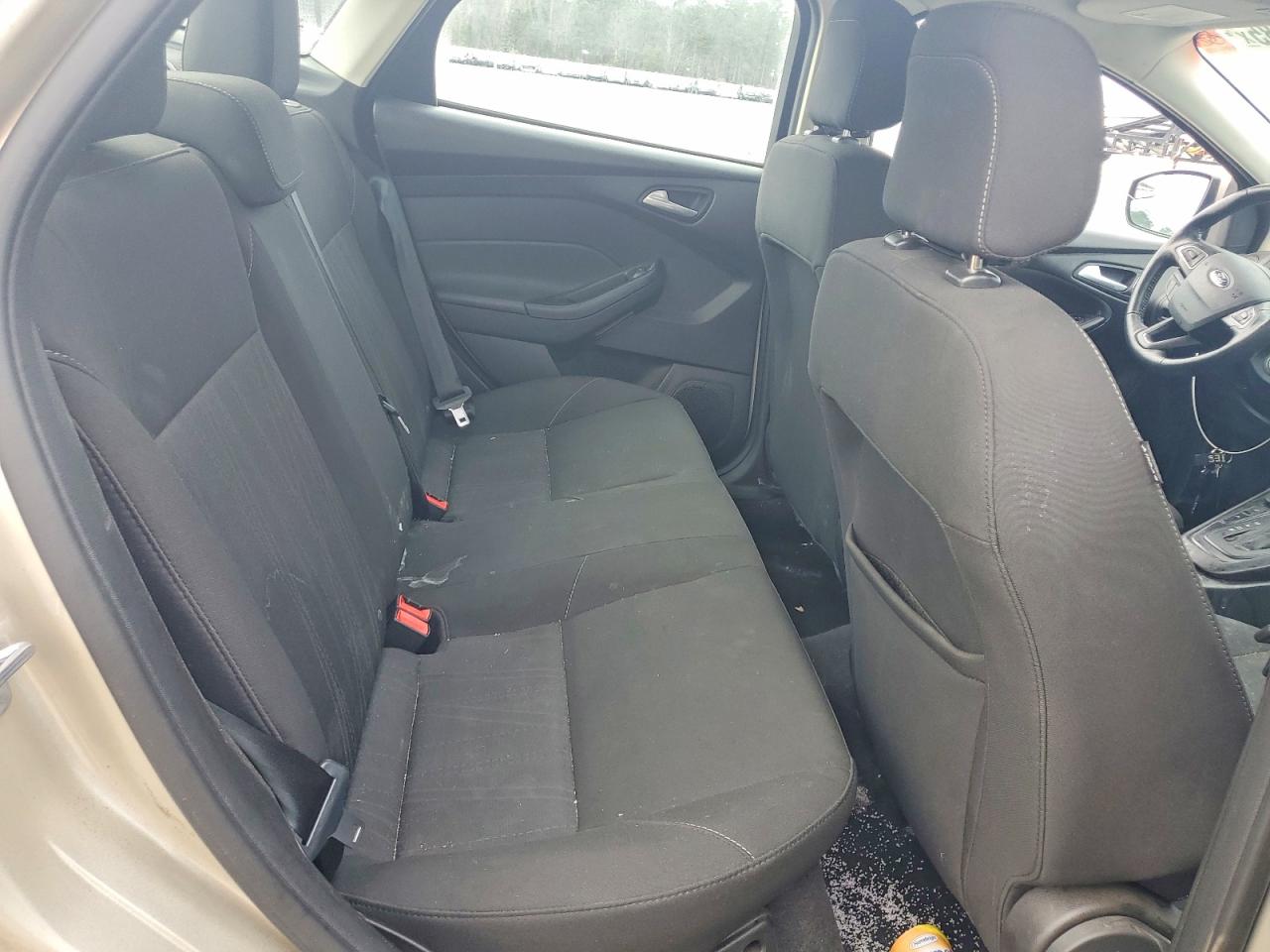 2018 FORD FOCUS SE photo 10