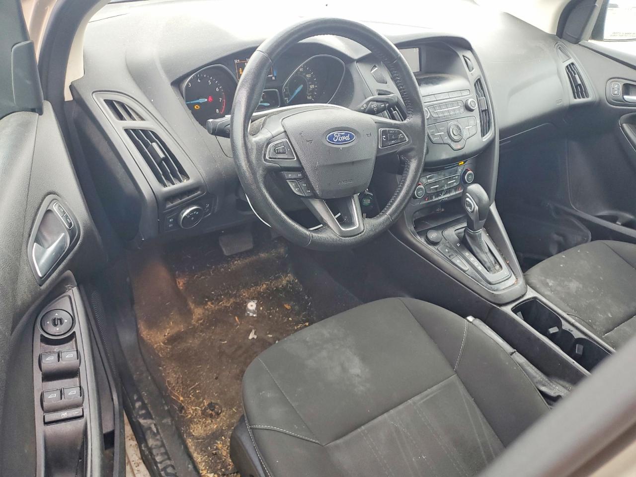2018 FORD FOCUS SE photo 8
