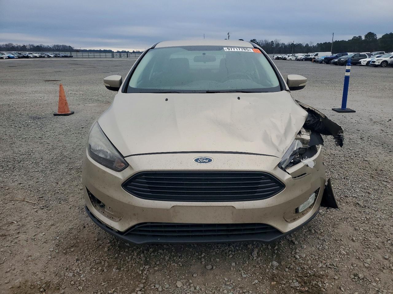 2018 FORD FOCUS SE photo 5