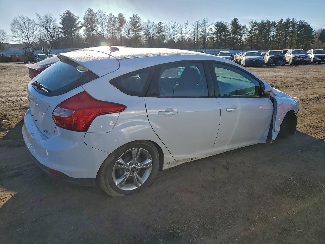 2014 FORD FOCUS SE photo 3